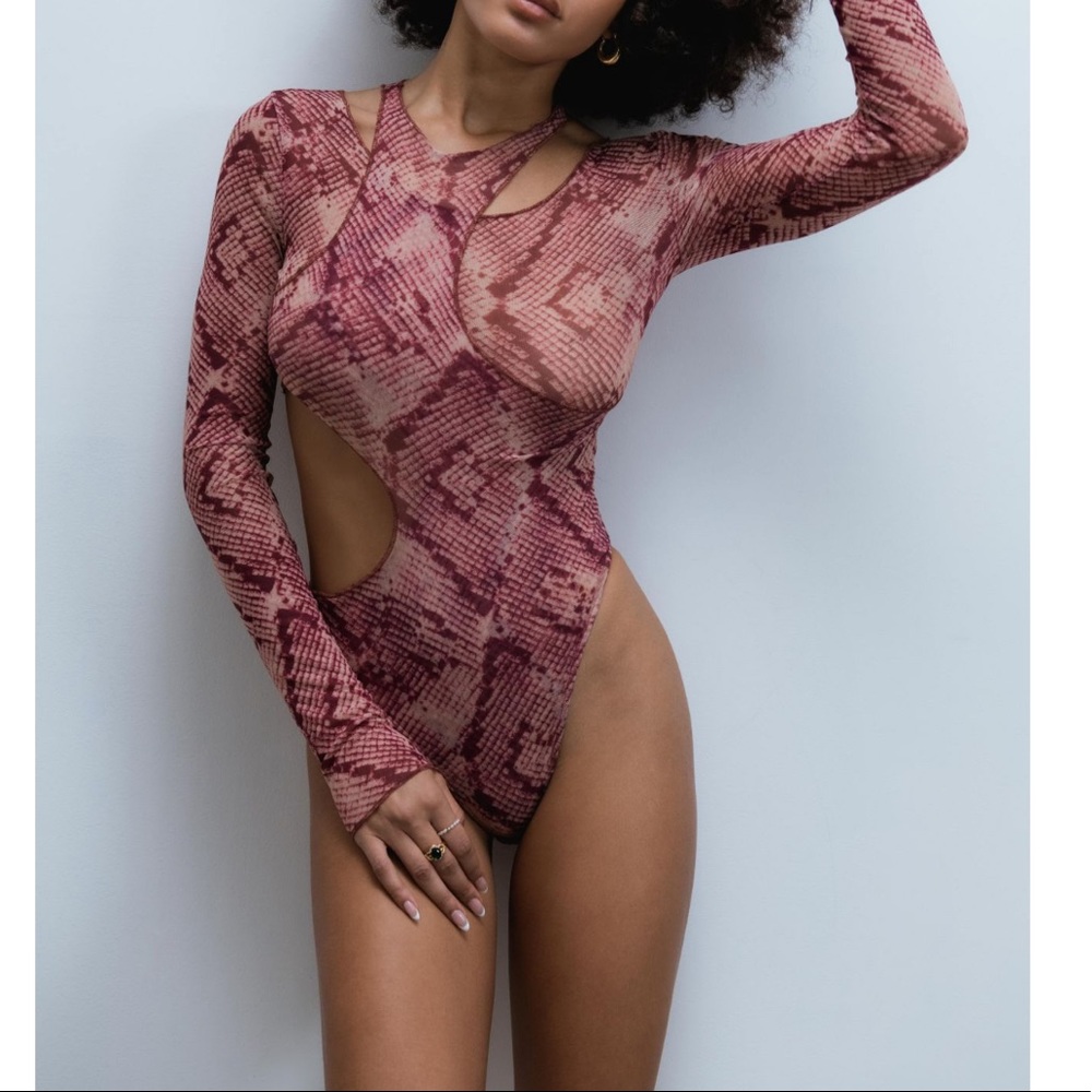 NEVER WORN - Urban Outfitters Bodysuit